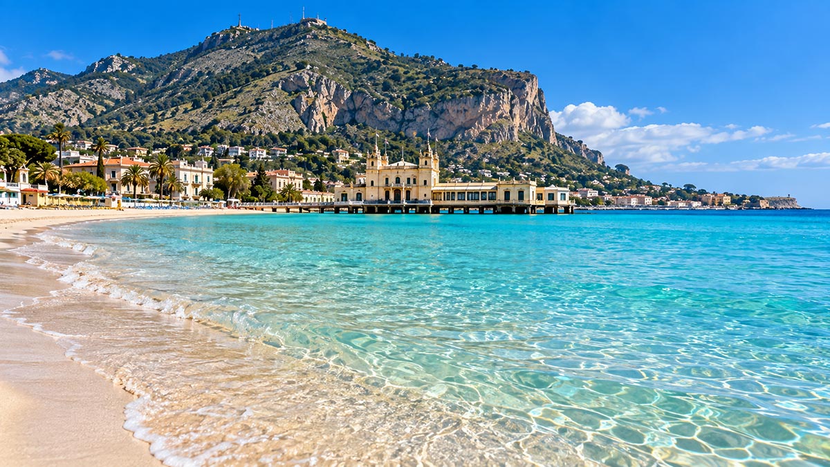Spiaggia di Mondello: guida al mare di Palermo